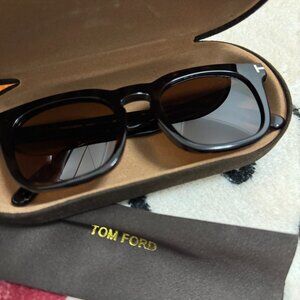 Tom Ford Tortoise Square Sunglasses - Viral Retro Aesthetic